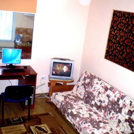 1 Ком Квартира 1 Этаж 3 Дивана, Wi-Fi, Центр Города, Садовая-Чкалова "Сильпо" И "Атб" Отдельный Дом 2 Этажа Nikolayev Ngoại thất bức ảnh